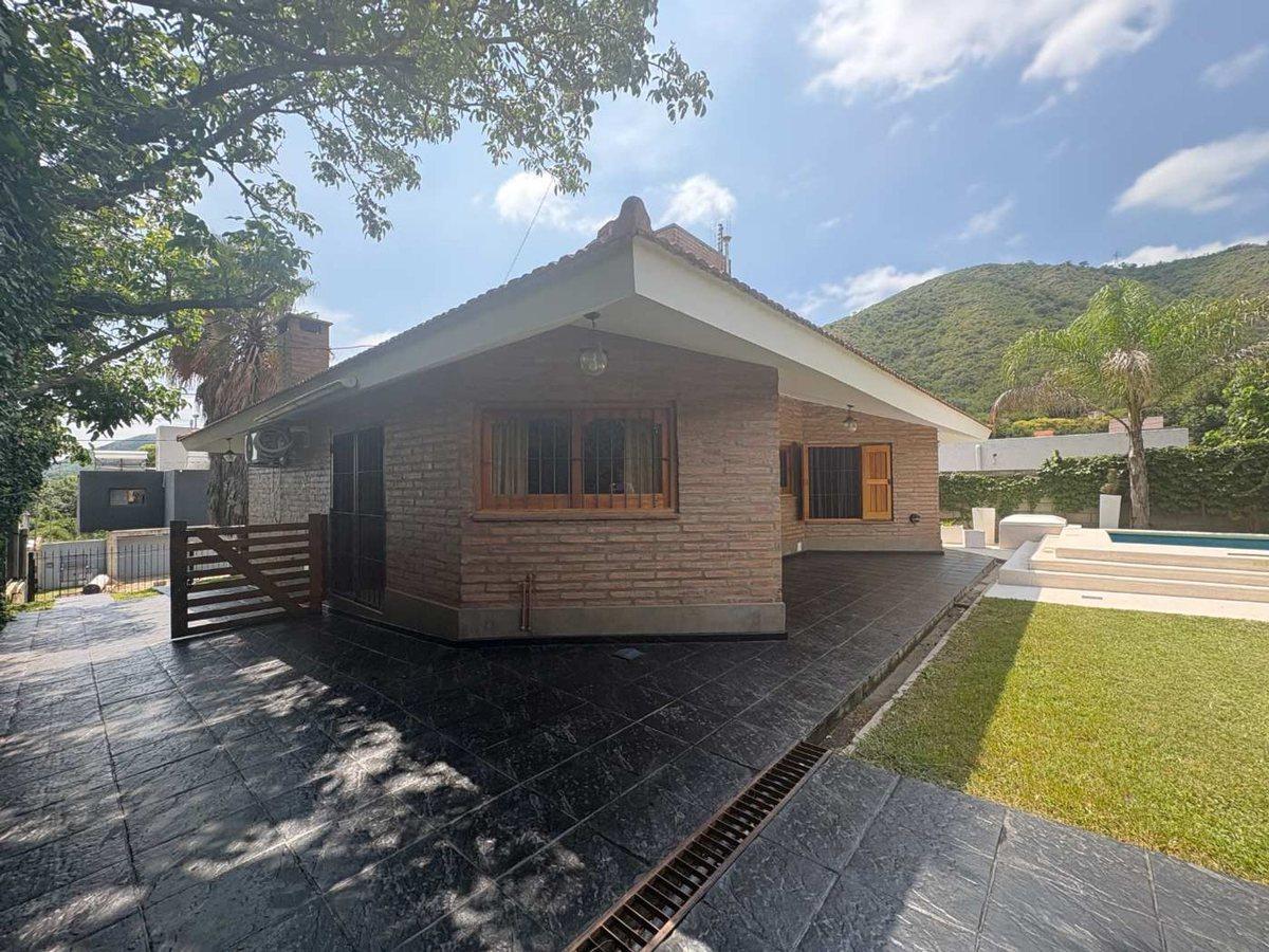 Foto de CASA 3 DORM CON PILETA C/GAS VILLA CARLOS PAZ, imagen 4