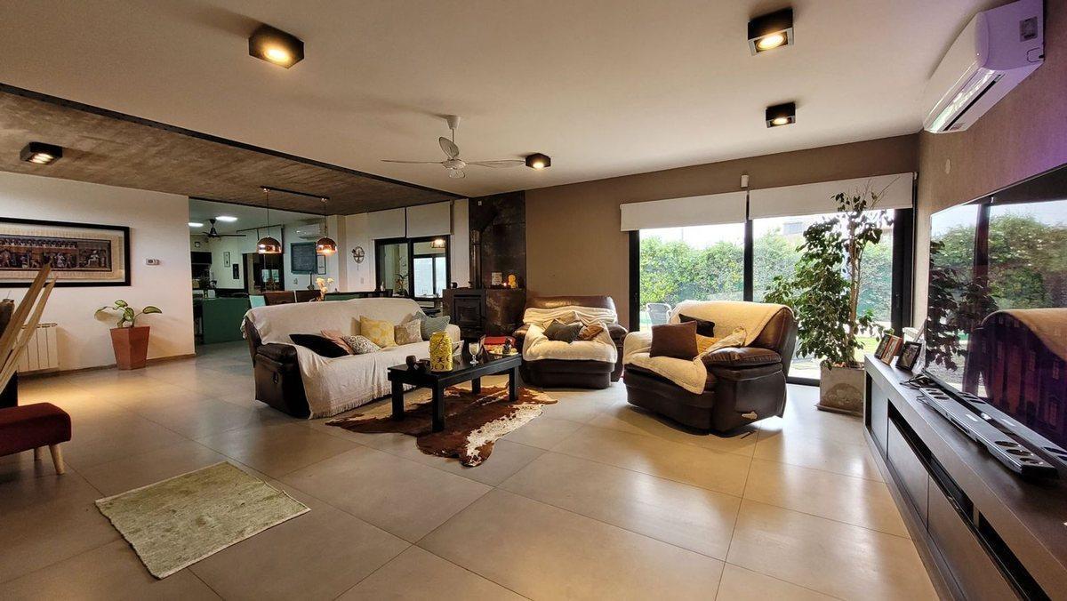 Foto de VENTA Casa B° Privado La Morada Villa Allende, imagen 1