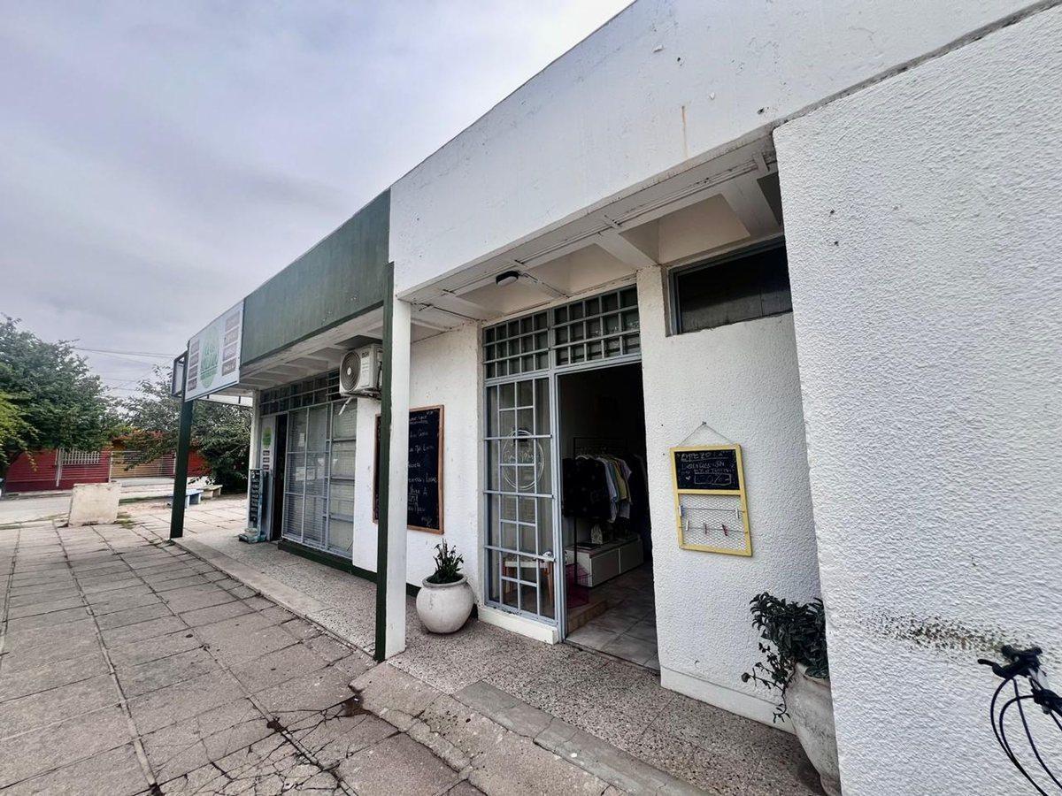 Foto de ALQUILER LOCAL COMERCIAL CHATEAU CARRERAS, imagen 2