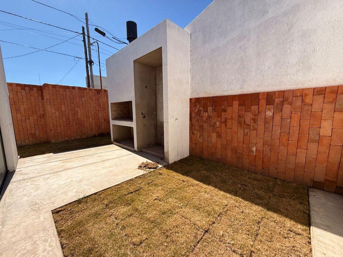 Foto de VENTA CASA ESTRENAR 2 DORM HOUSING VILLA ALLENDE, imagen 2