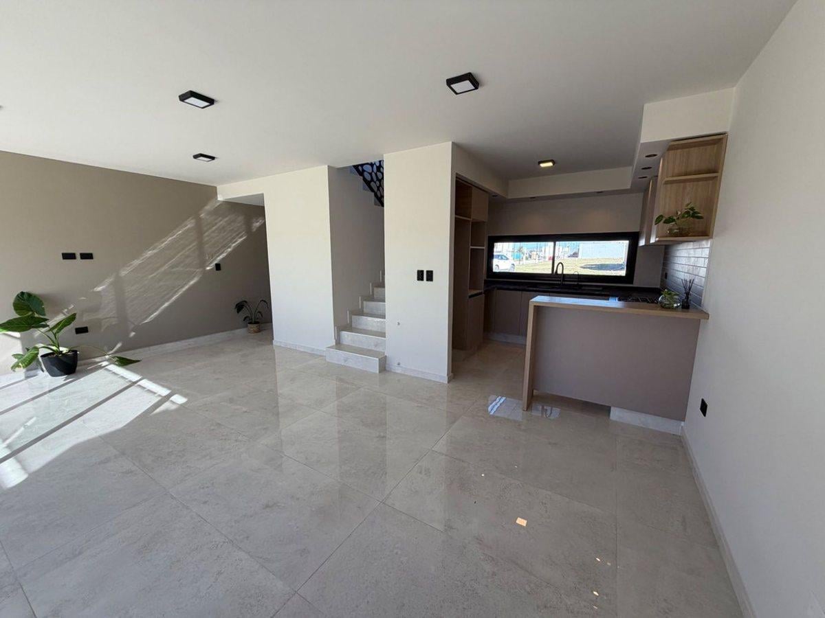 Foto de VENTA DUPLEX 3 DORM A ESTRENAR DOCTA URBANIZACION, imagen 1