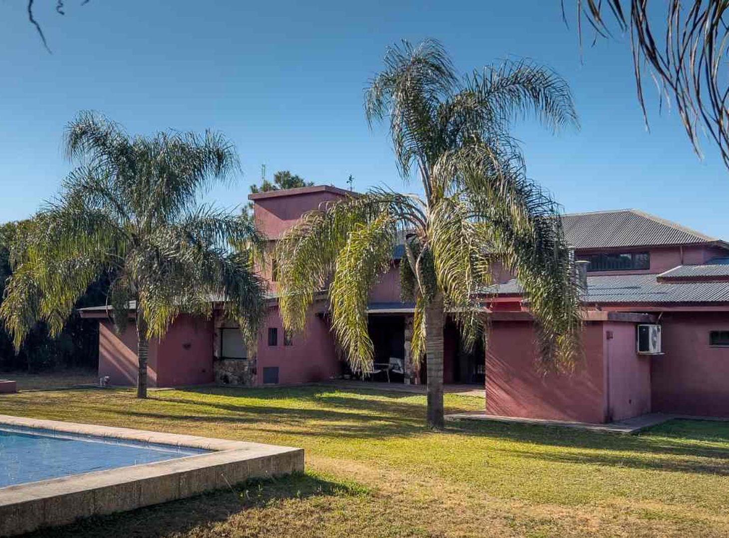 Foto de VENTA CASA 4 DORMITORIOS VILLA ALLENDE GOLF, imagen 2
