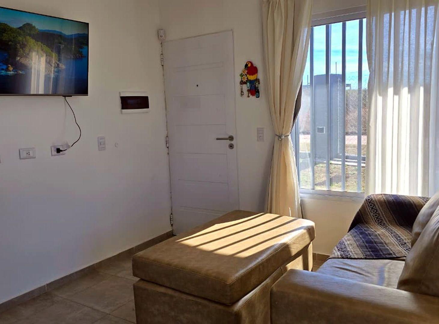 Foto de VENTA | CASA | 2 DORMITORIOS | QUINCHO | PILETA, imagen 3