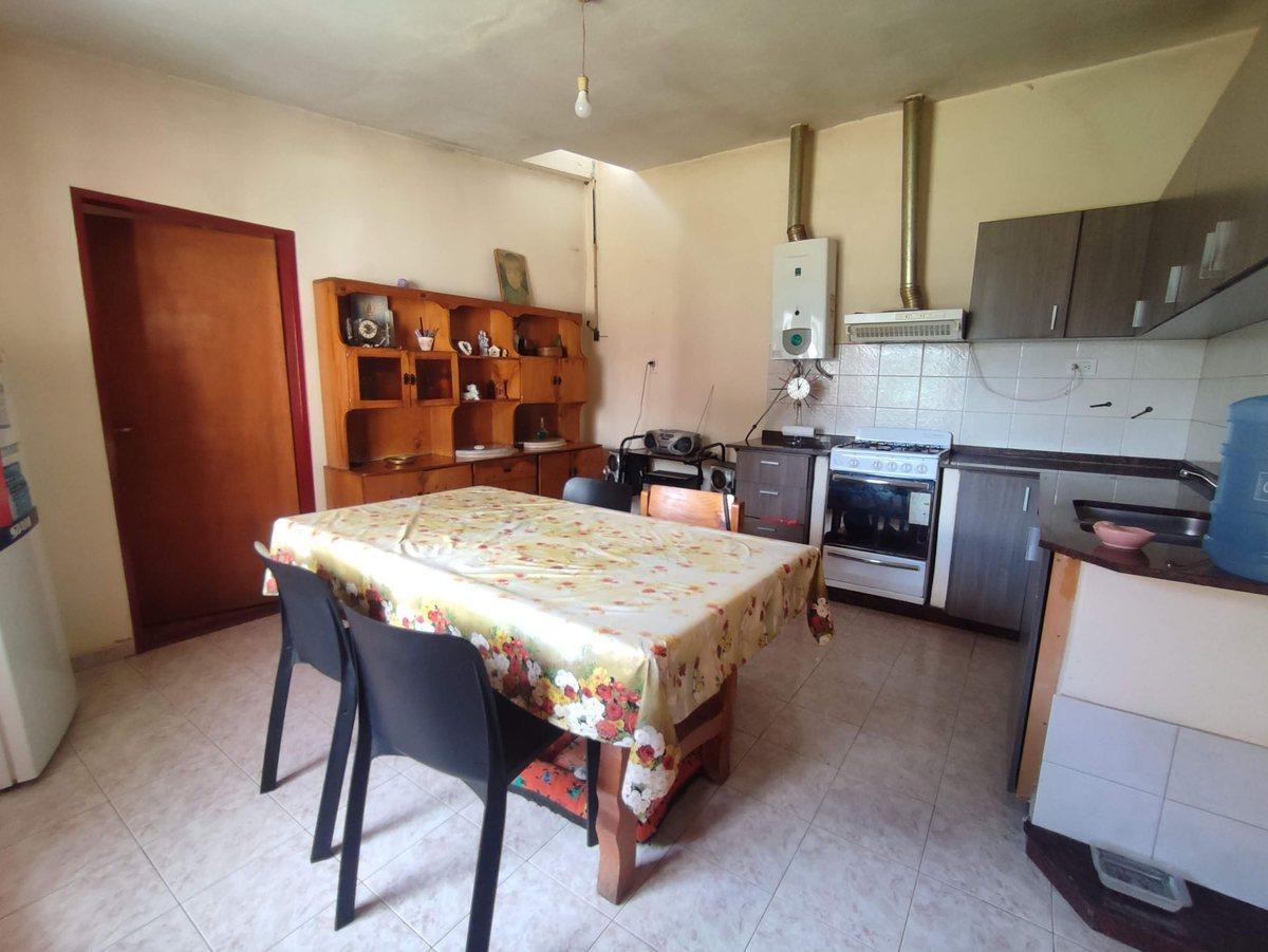 Foto de VENTA CASA 3 DORMITORIOS Y QUINCHO VILLA ALLENDE, imagen 3