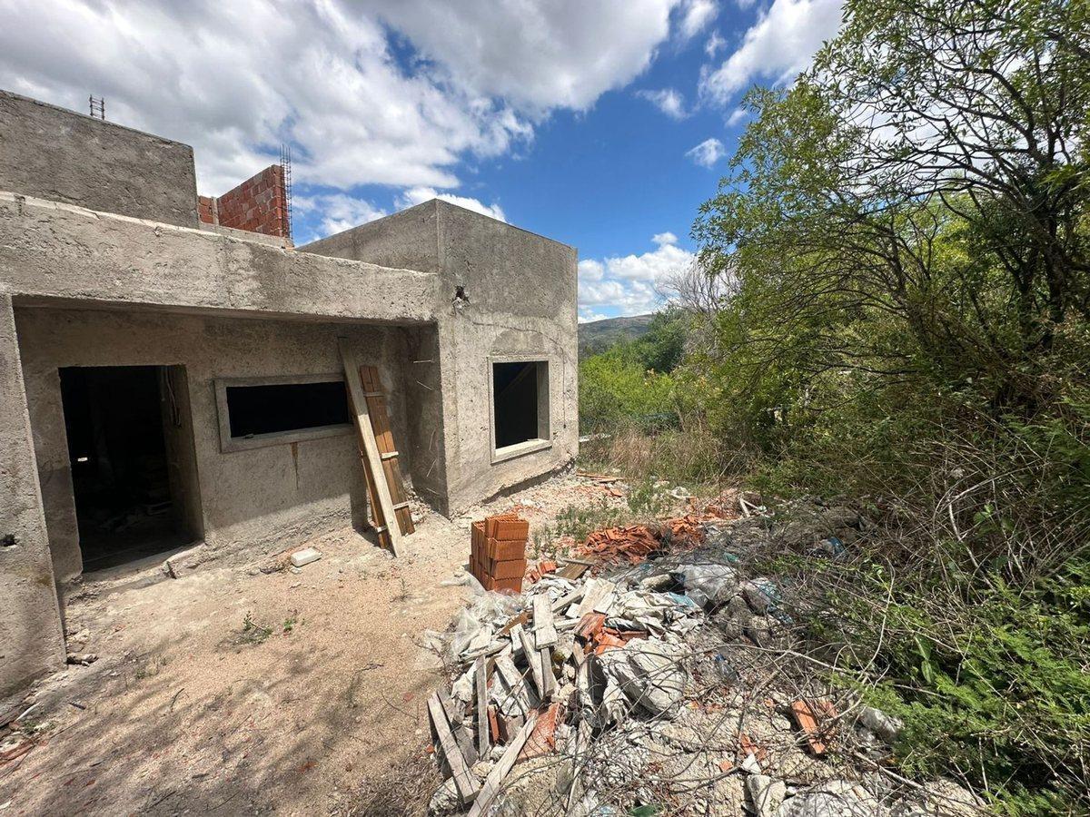 Foto de VENTA LOTE 1048MTS CON EDIFICACIÓN CUESTA BLANCA, imagen 2