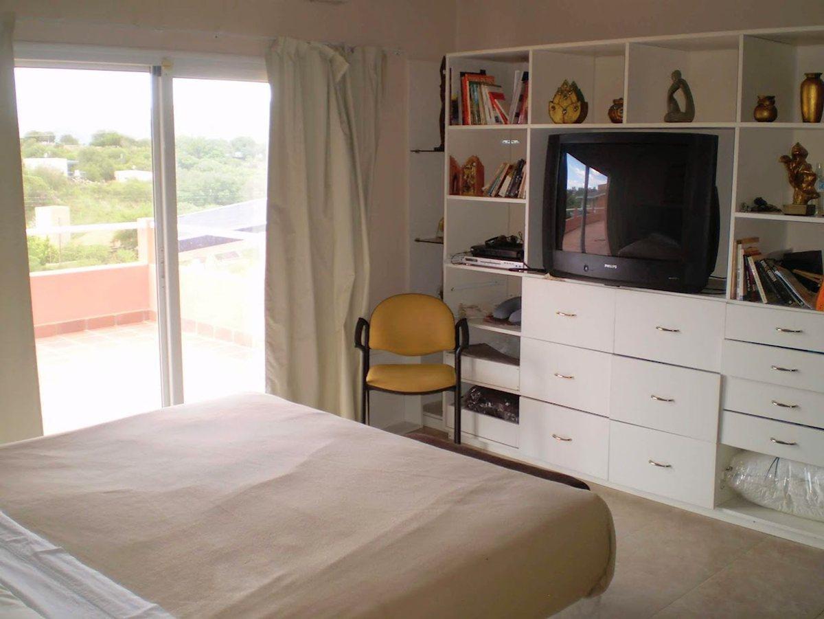 Foto de VENTA CASA 3 DORMITORIOS PILETA VILLA DEL LAGO, imagen 5