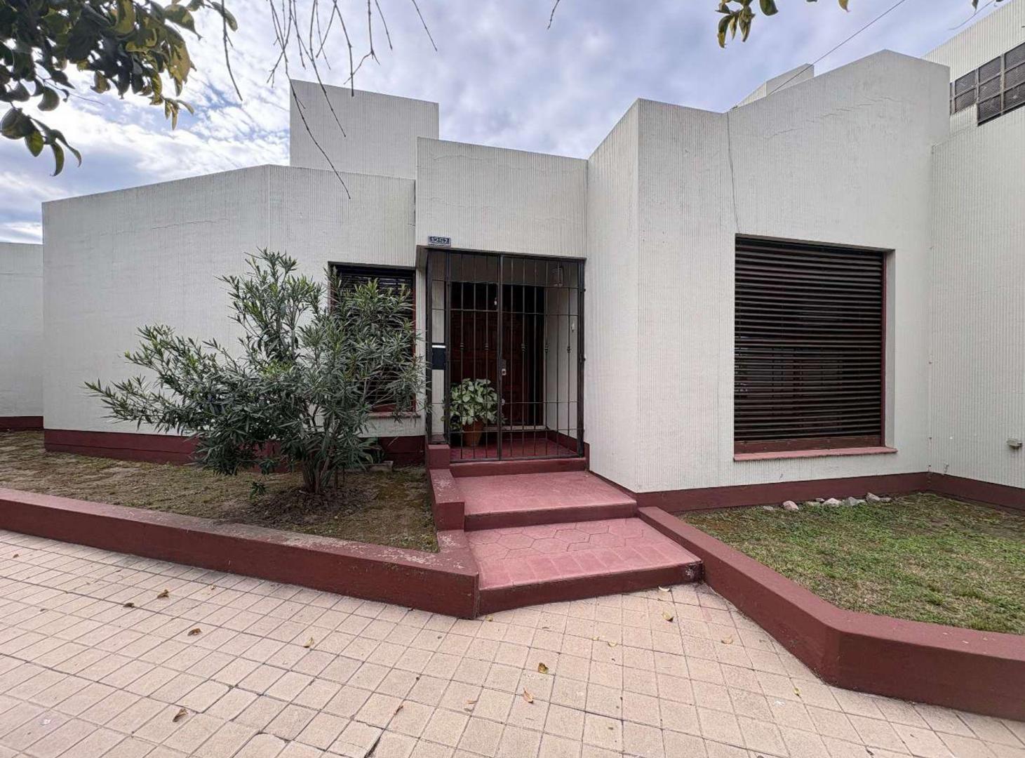 Foto de CASA EN VENTA EN URCA 3 DORM PLANTA BAJA, imagen 1