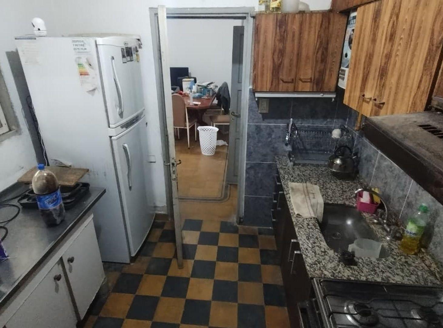 Foto de VENTA CASA A REFACCIONAR A MTS DE RUTA 20 AMEGUINO, imagen 1