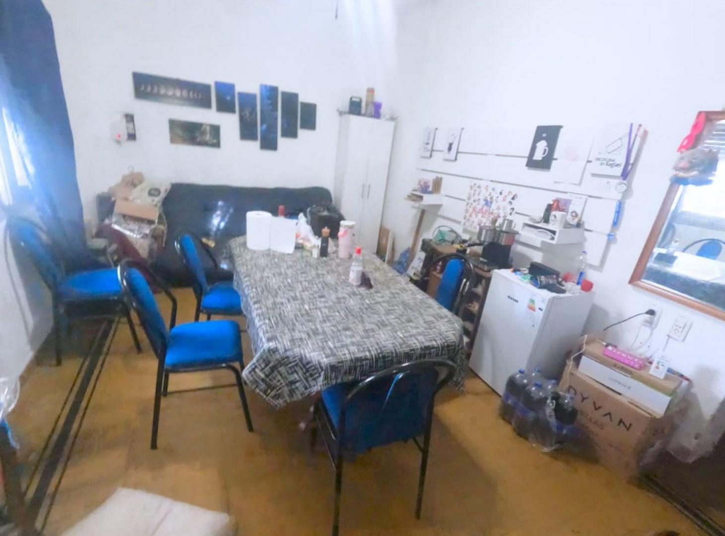 Foto de VENTA CASA A REFACCIONAR A MTS DE RUTA 20 AMEGUINO, imagen 2