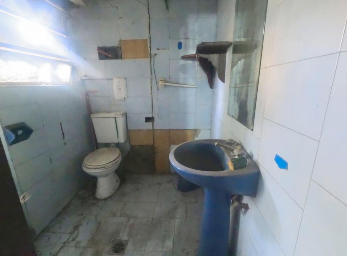 Foto de VENTA CASA A REFACCIONAR A MTS DE RUTA 20 AMEGUINO, imagen 4