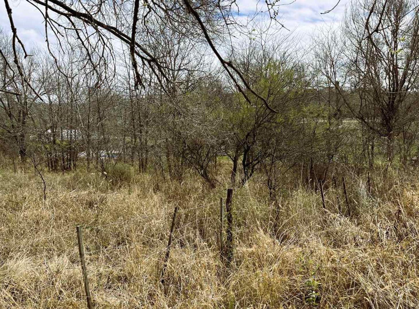 Foto de VENTA TERRENO PLANO EN COSQUIN 1450M2, imagen 4