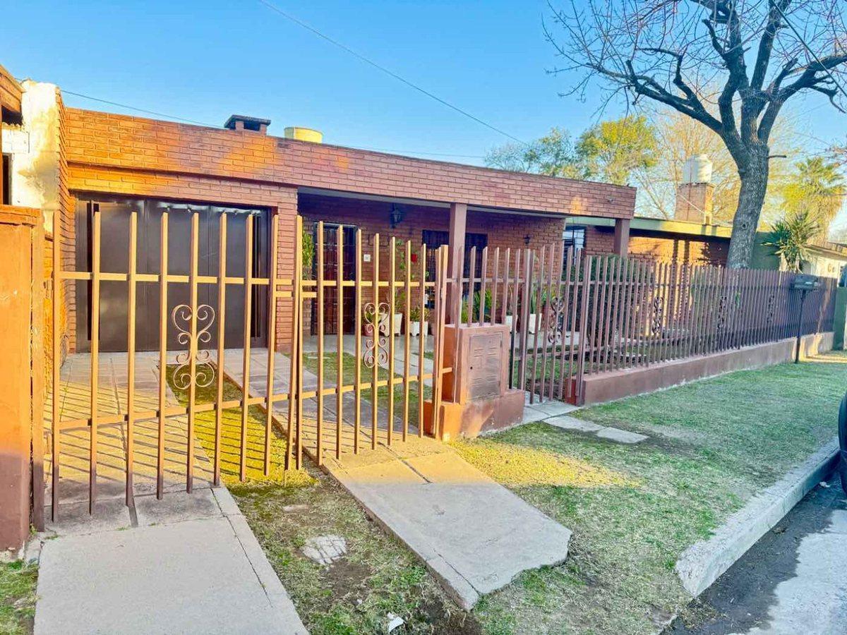Foto de VENTA CASA 3 DORMITORIOS ARGÜELLO APTO CREDITO, imagen 5