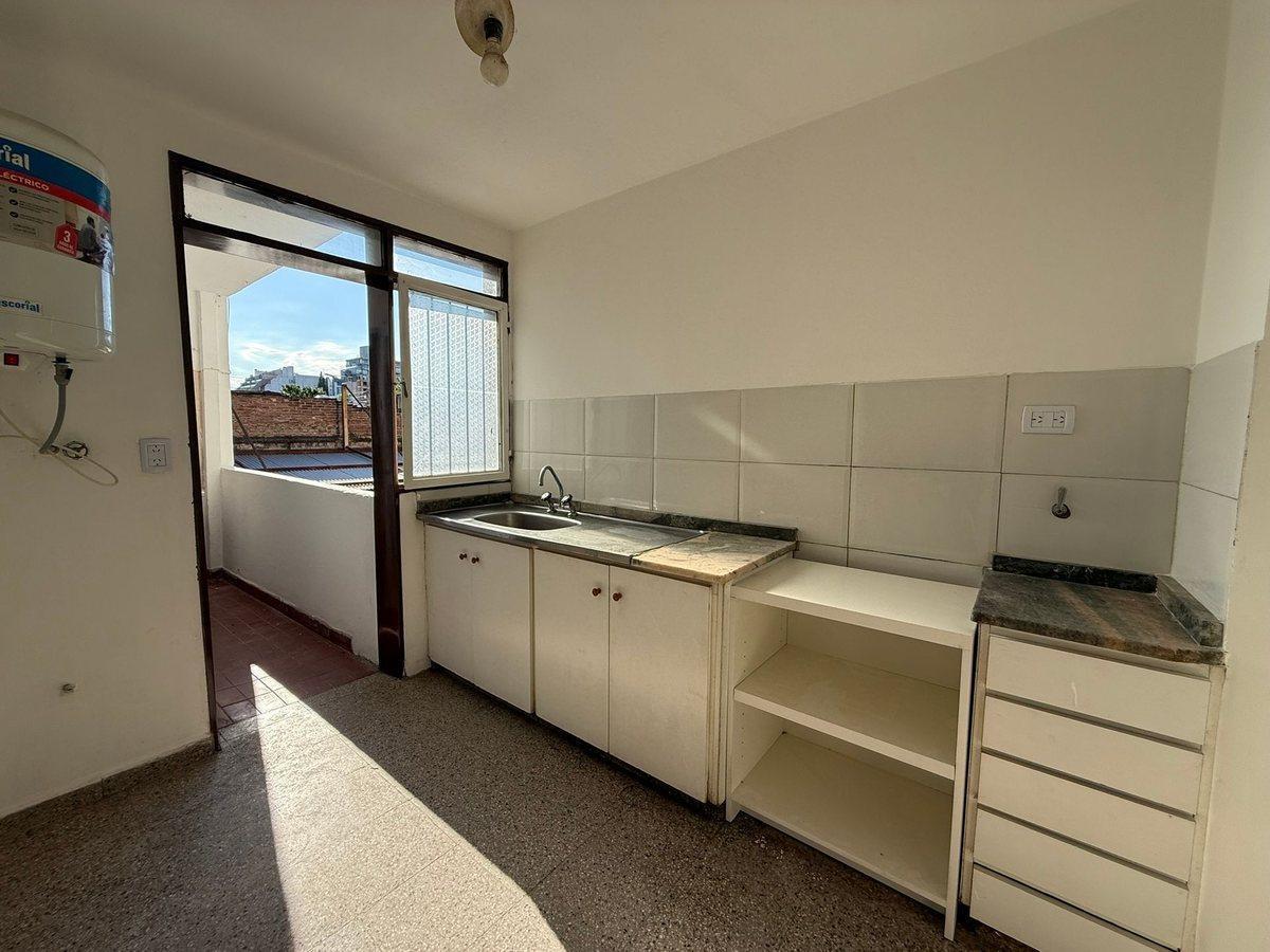 Foto de VENTA EDIFICIO 6 DEPARTAMENTOS 2 DORM Bº GRAL PAZ, imagen 1