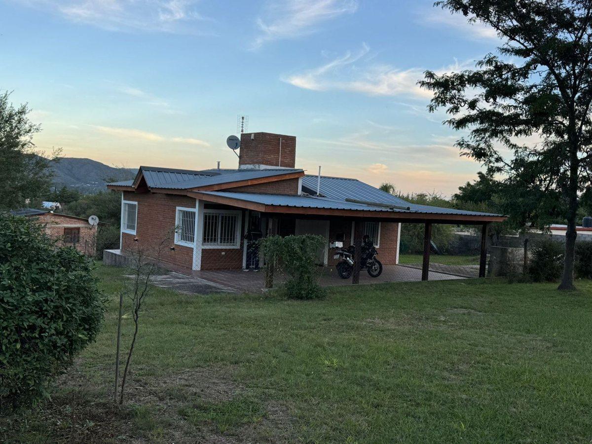 Foto de VENTA CASA 2 DORM. CON PILETA BIALET MASSE, imagen 2