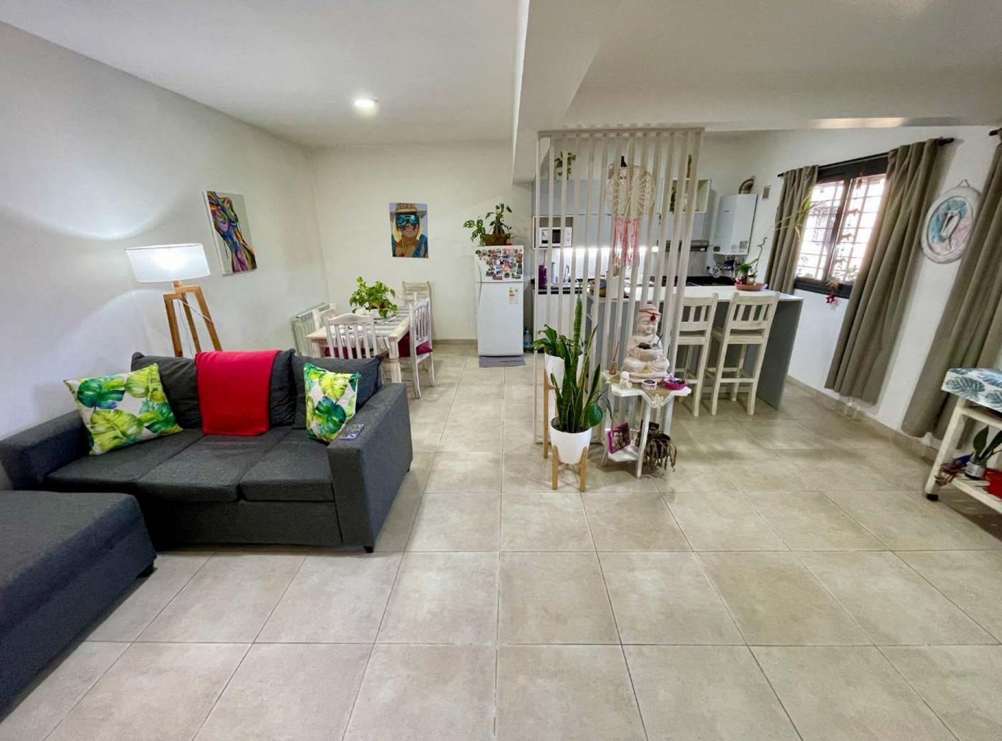 Foto de VENTA DUPLEX VILLA CARLOS PAZ COCHERA AMOBLADO, imagen 2