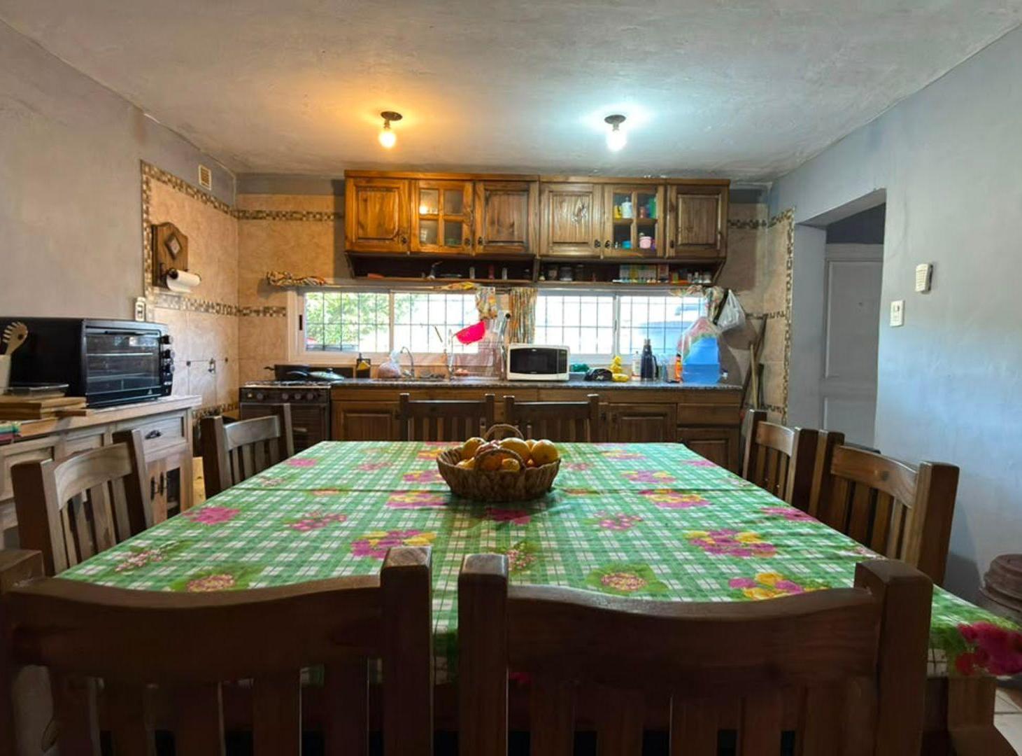 Foto de VENTA CASA 2 DORM CON DEPTO 1 DORM RÍO CEBALLOS, imagen 2