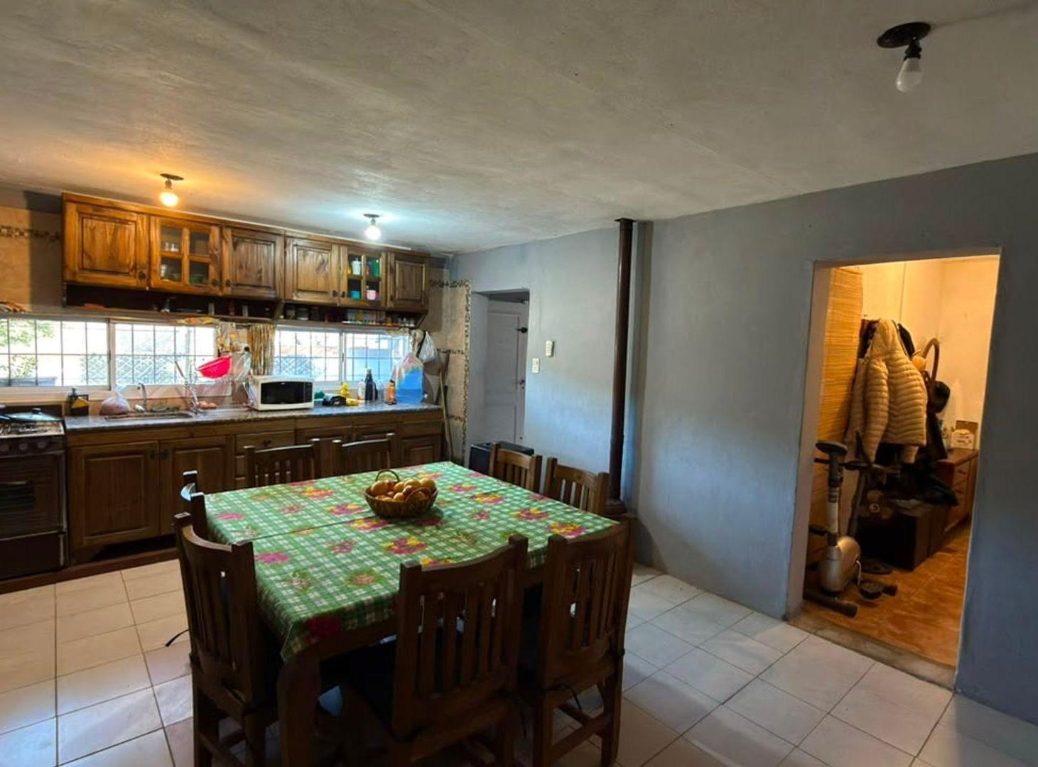 Foto de VENTA CASA 2 DORM CON DEPTO 1 DORM RÍO CEBALLOS, imagen 4