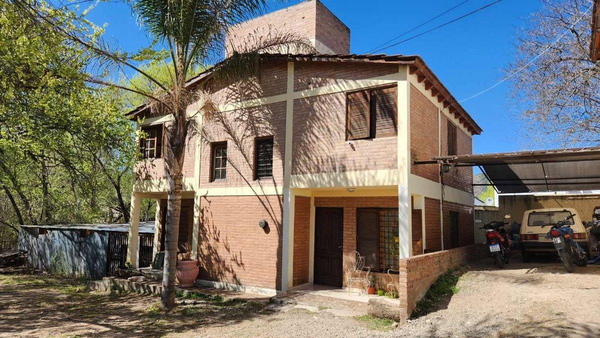Foto de VENTA COMPLEJO CON 3 DUPLEX Y 2 LOCALES, imagen 5