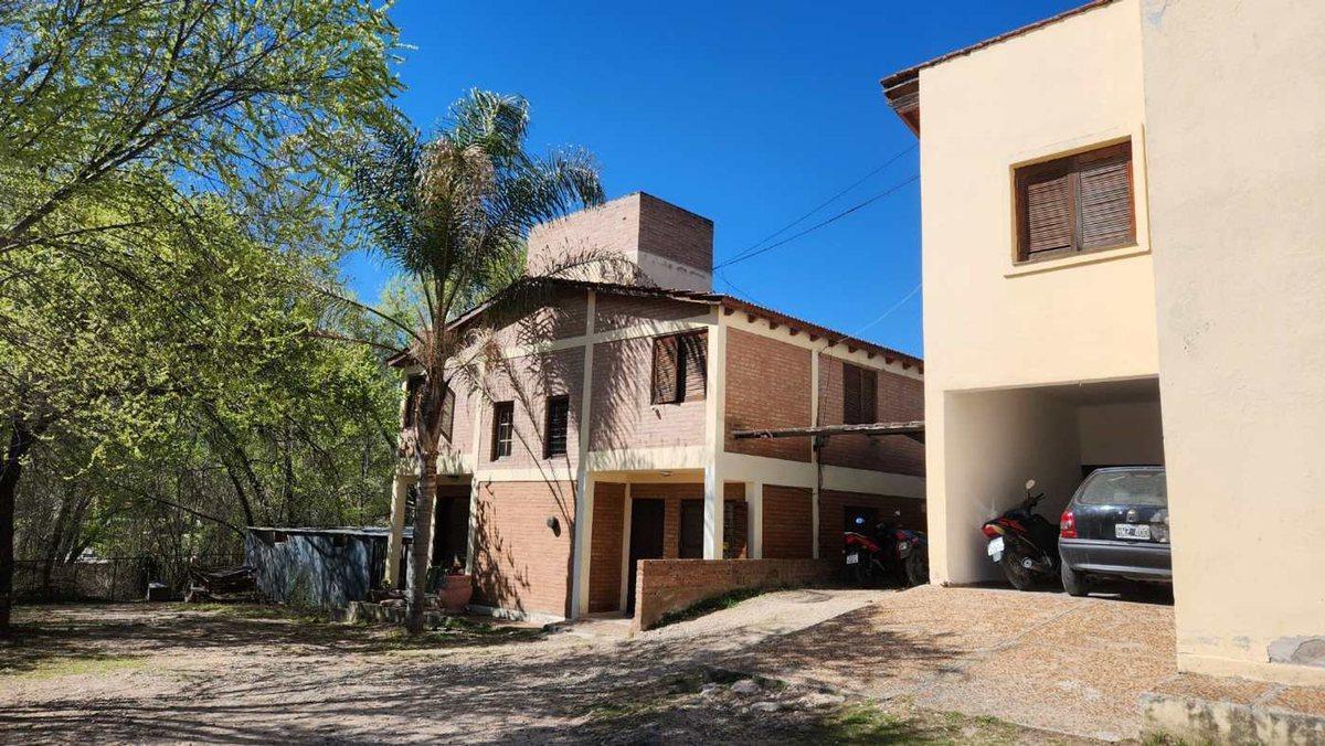Foto de VENTA COMPLEJO CON 3 DUPLEX Y 2 LOCALES, imagen 3