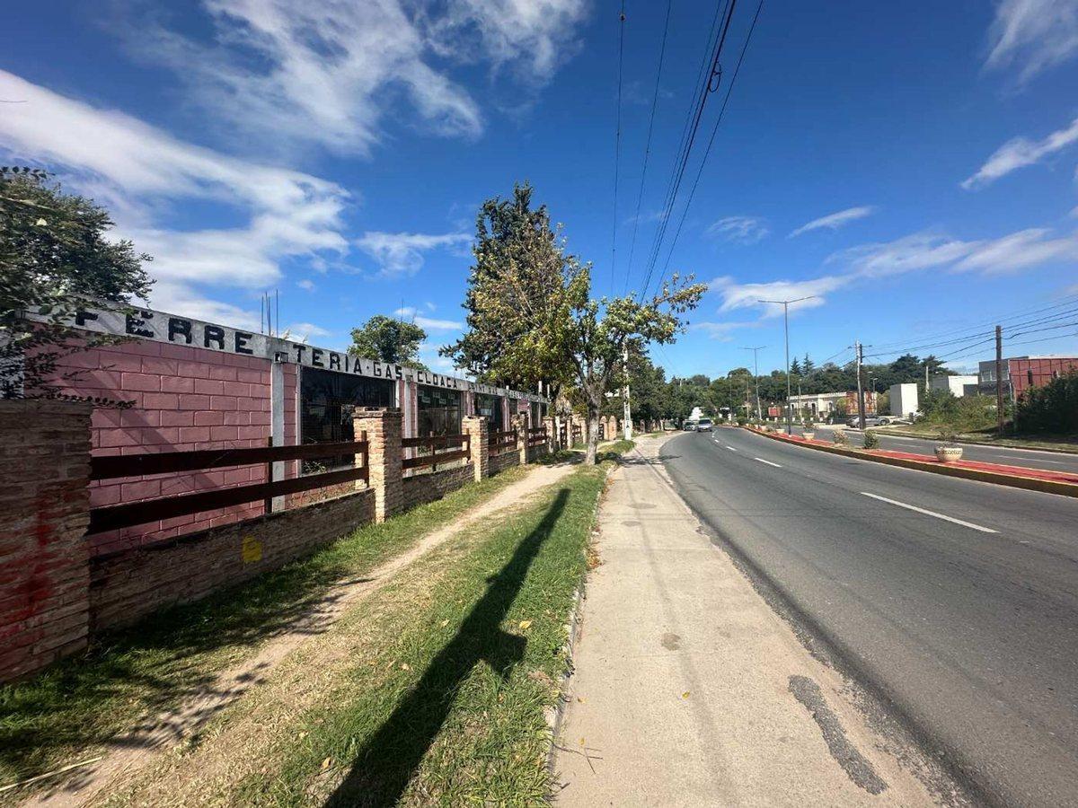 Foto de VENTA CASA Y GRAN LOTE COSQUIN EN AVENIDA C/ LOCAL, imagen 4