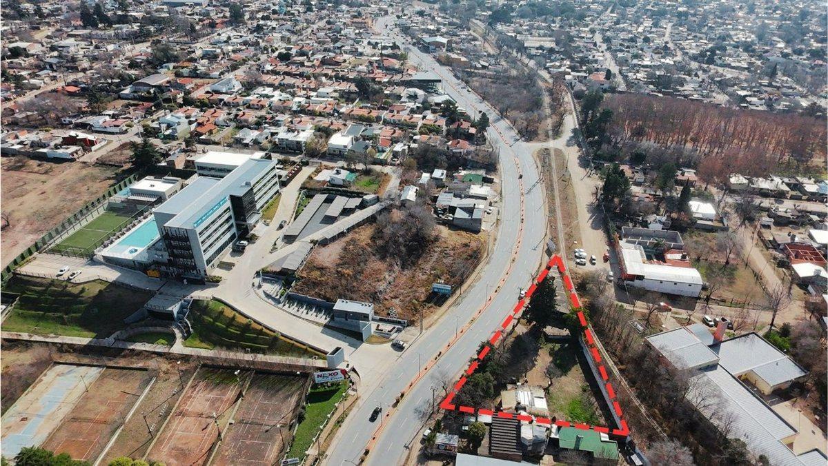 Foto de VENTA CASA Y GRAN LOTE COSQUIN EN AVENIDA C/ LOCAL, imagen 2