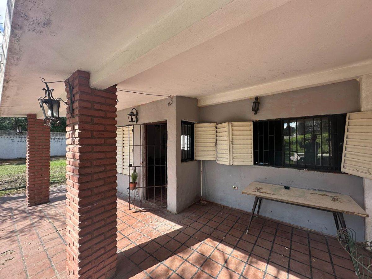 Foto de VENTA CASA Y GRAN LOTE COSQUIN EN AVENIDA C/ LOCAL, imagen 1