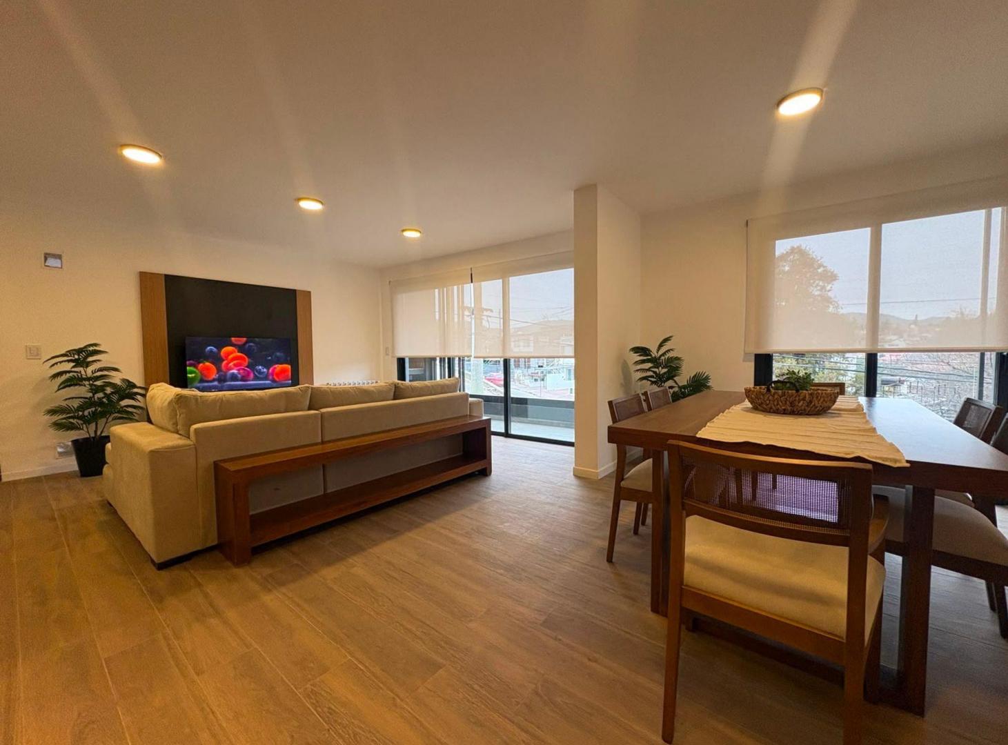 Foto de VENTA DEPTO 2 DORM BALCON AMOBLADO CARLOS PAZ, imagen 5