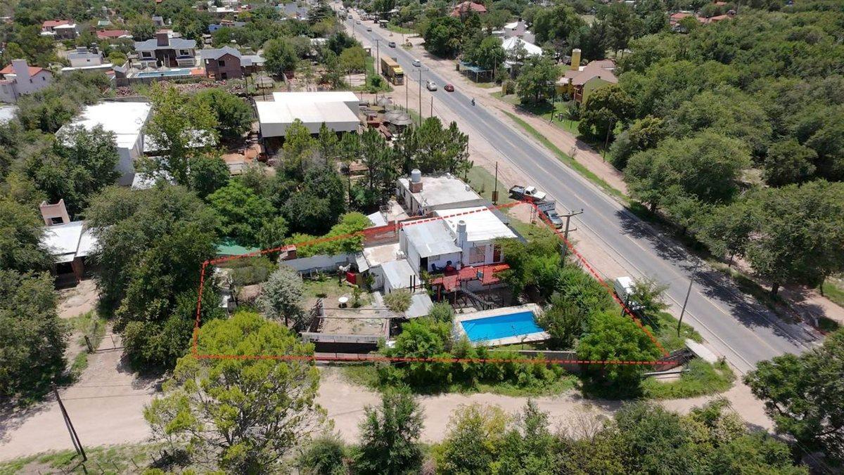 Foto de VENTA LOCAL CASA Y DPTOS EN RUTA 14 MINA CLAVERO, imagen 3