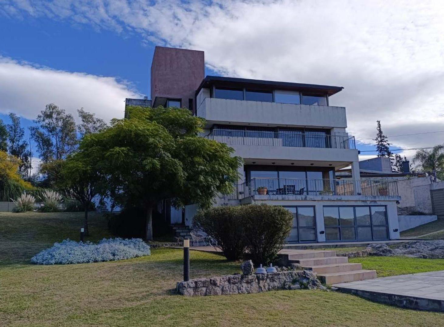 Foto de CASA 3 DORM EN VENTA CARLOS PAZ - VISTA PANORAMICA, imagen 2