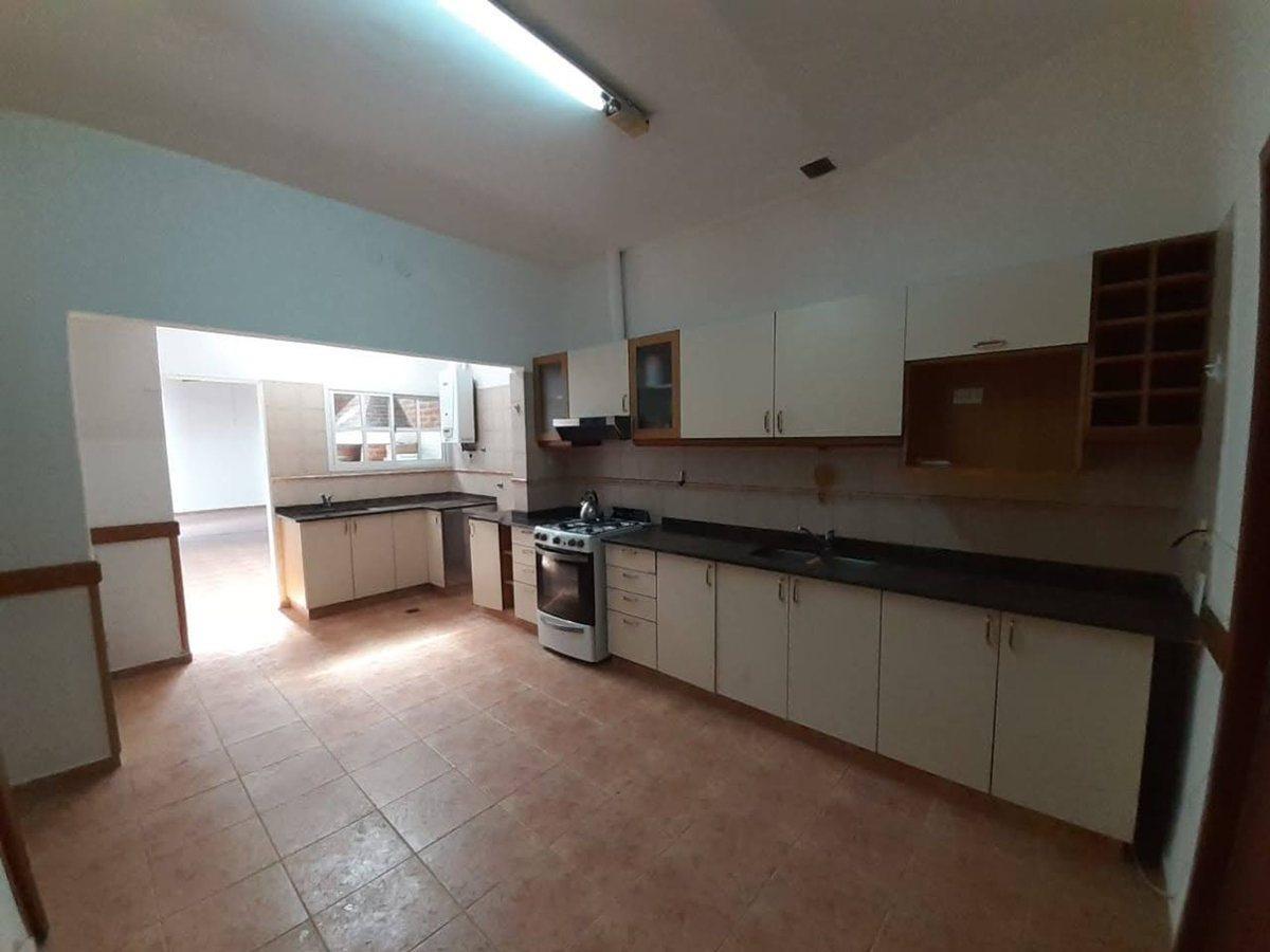 Foto de VENTA INVERSION CASA Y 5DTOS RETORNO 11 PORCIENTO, imagen 4