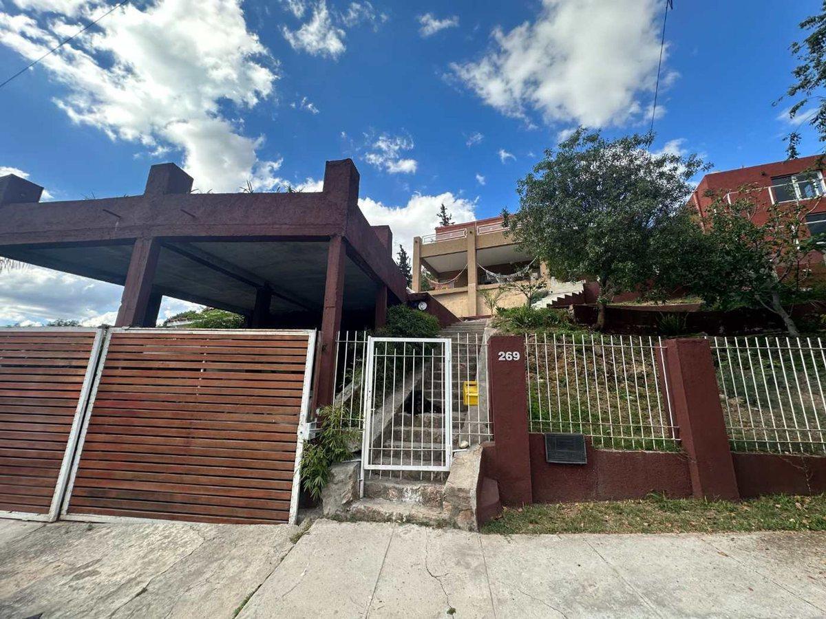 Foto de VENTA CASA 3 DORM CON DOS DPTO CARLOS PAZ CENTRO, imagen 3