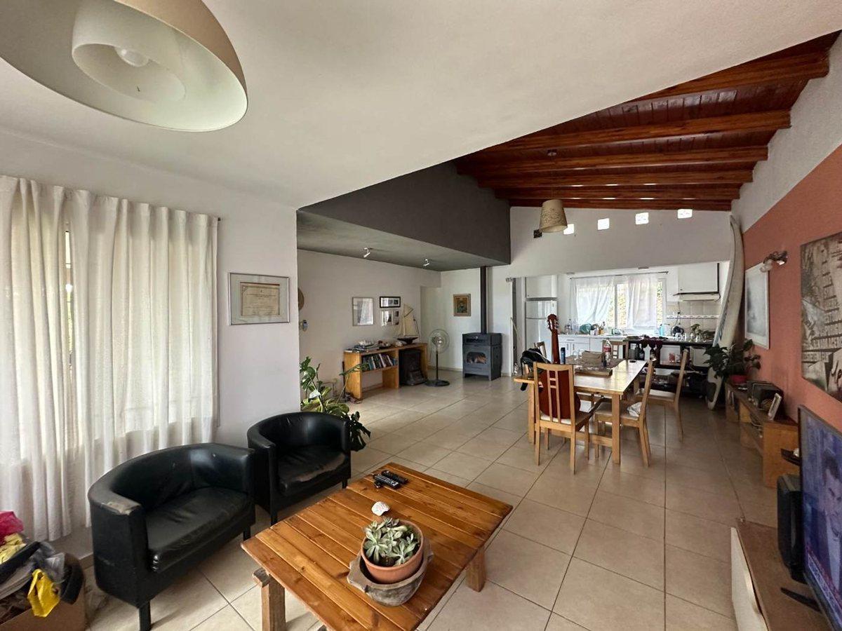 Foto de VENTA CASA 3 DORM CON DOS DPTO CARLOS PAZ CENTRO, imagen 2
