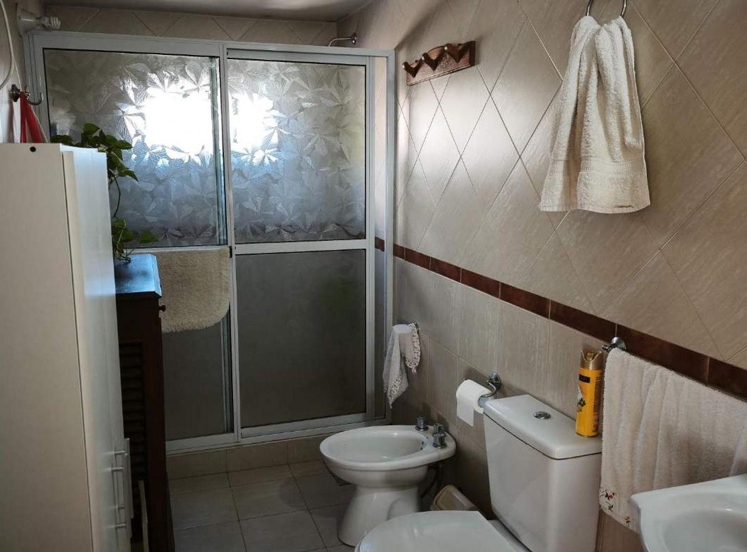 Foto de VENTA DOS CASAS DOS DORM C/U COSTA AZUL CARLOS PAZ, imagen 4