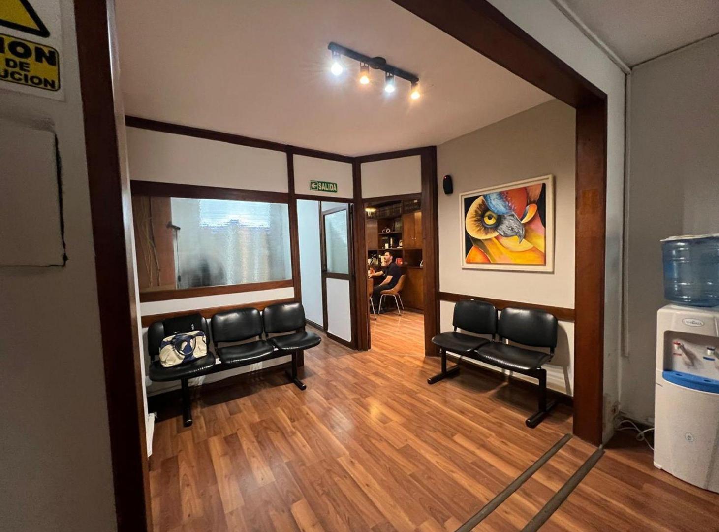 Foto de VENTA OFICINA CENTRO ZONA CAÑADA Y 27 DE ABRIL, imagen 5