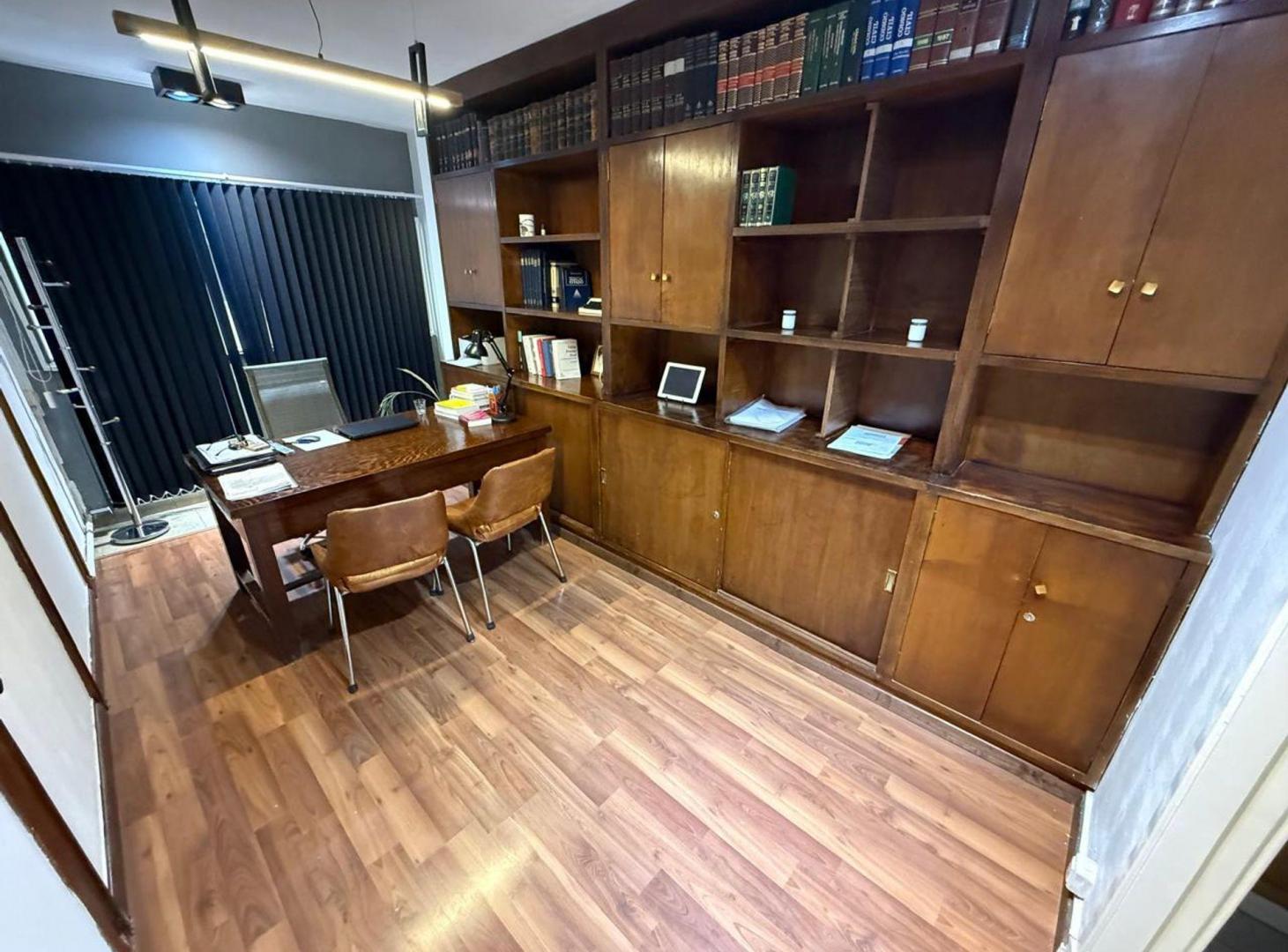 Foto de VENTA OFICINA CENTRO ZONA CAÑADA Y 27 DE ABRIL, imagen 2
