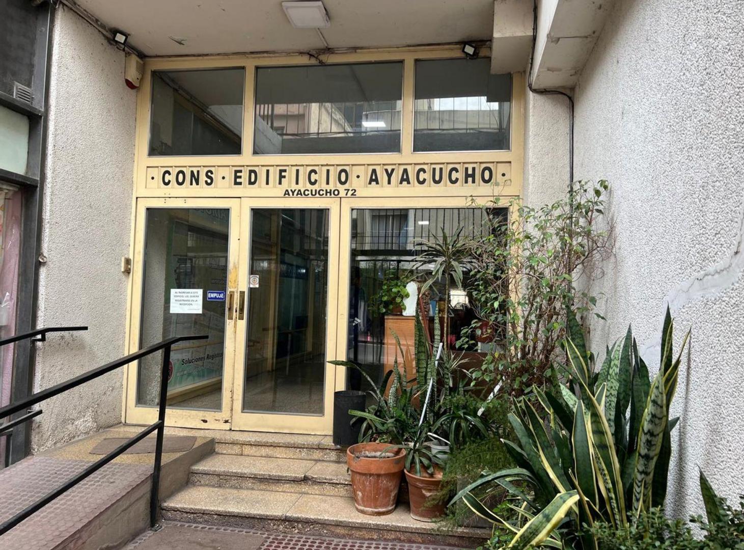 Foto de VENTA OFICINA CENTRO ZONA CAÑADA Y 27 DE ABRIL, imagen 4
