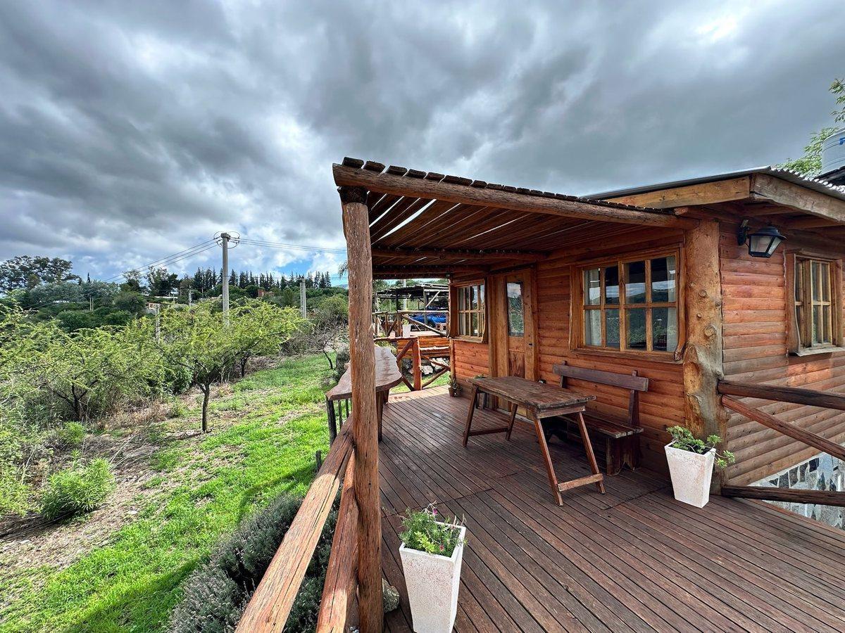 Foto de VENTA Complejo de 3 Cabañas en Valle Hermoso, imagen 3