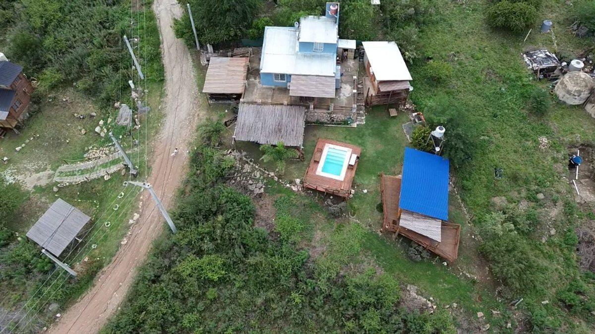 Foto de VENTA Complejo de 3 Cabañas en Valle Hermoso, imagen 2