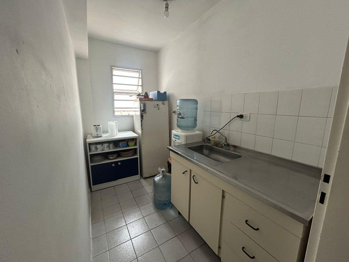 Foto de Venta Local Grande 439 mts2 Av.Castro 777, imagen 2