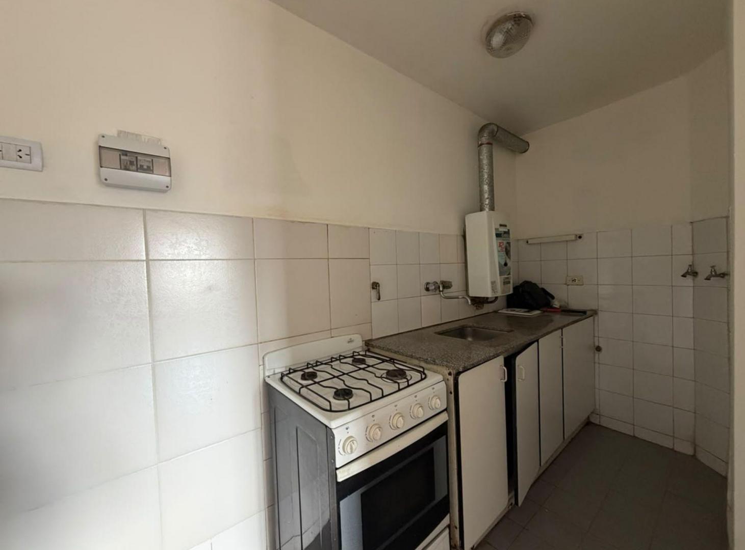 Foto de ALQUILER DEPTO 1 DORM CON BALCON FRENTE CENTRO, imagen 3