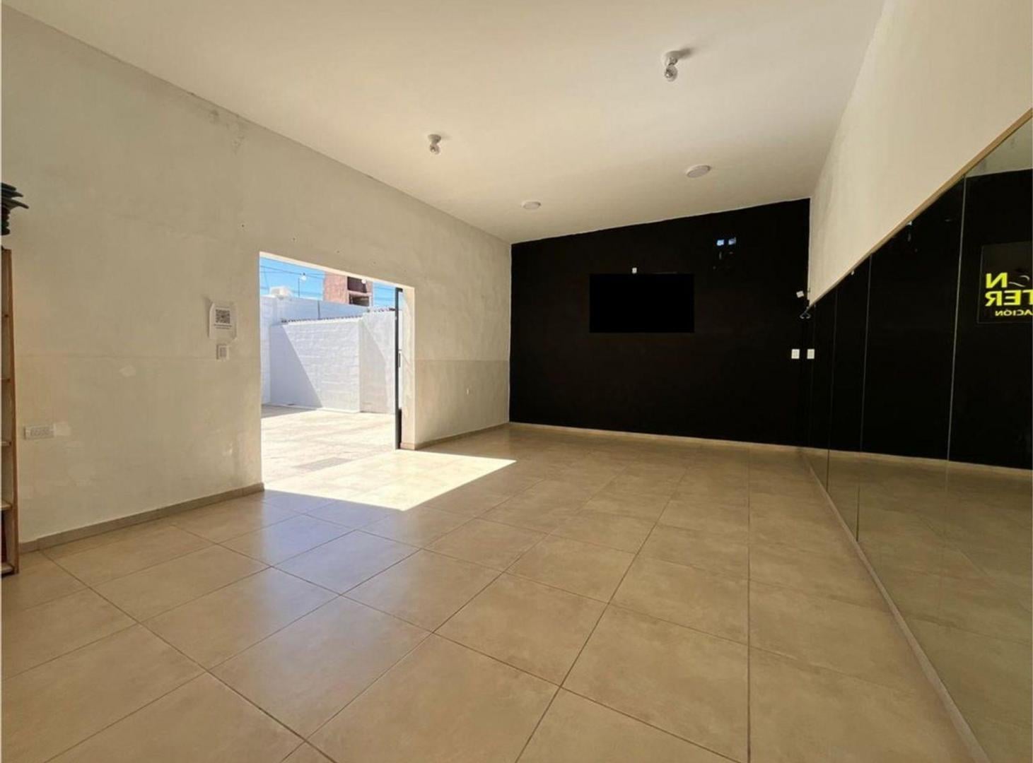 Foto de VENTA CASA 1 DORMITORIO SALON QUINCHO PATIO, imagen 4
