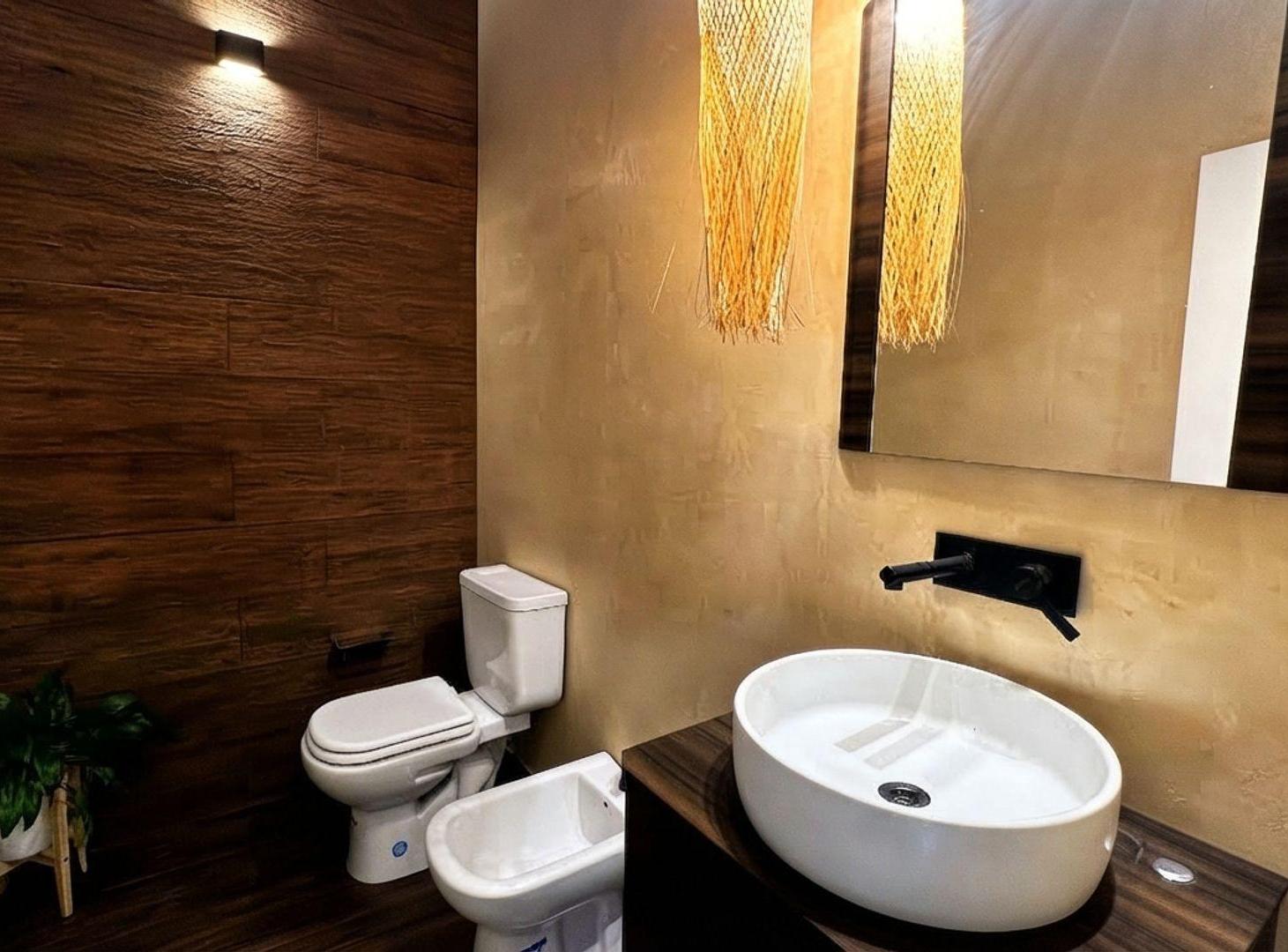Foto de CASA 3 DORMITORIOS PLANTA BAJA BARRIO URCA, imagen 2