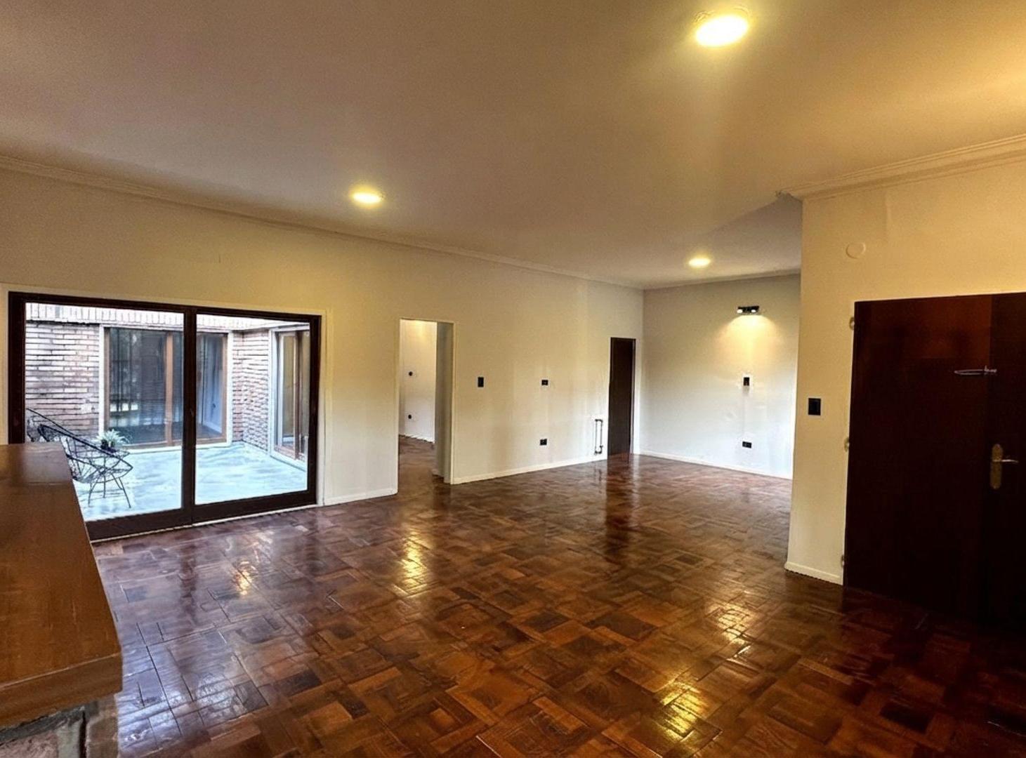 Foto de CASA 3 DORMITORIOS PLANTA BAJA BARRIO URCA, imagen 3