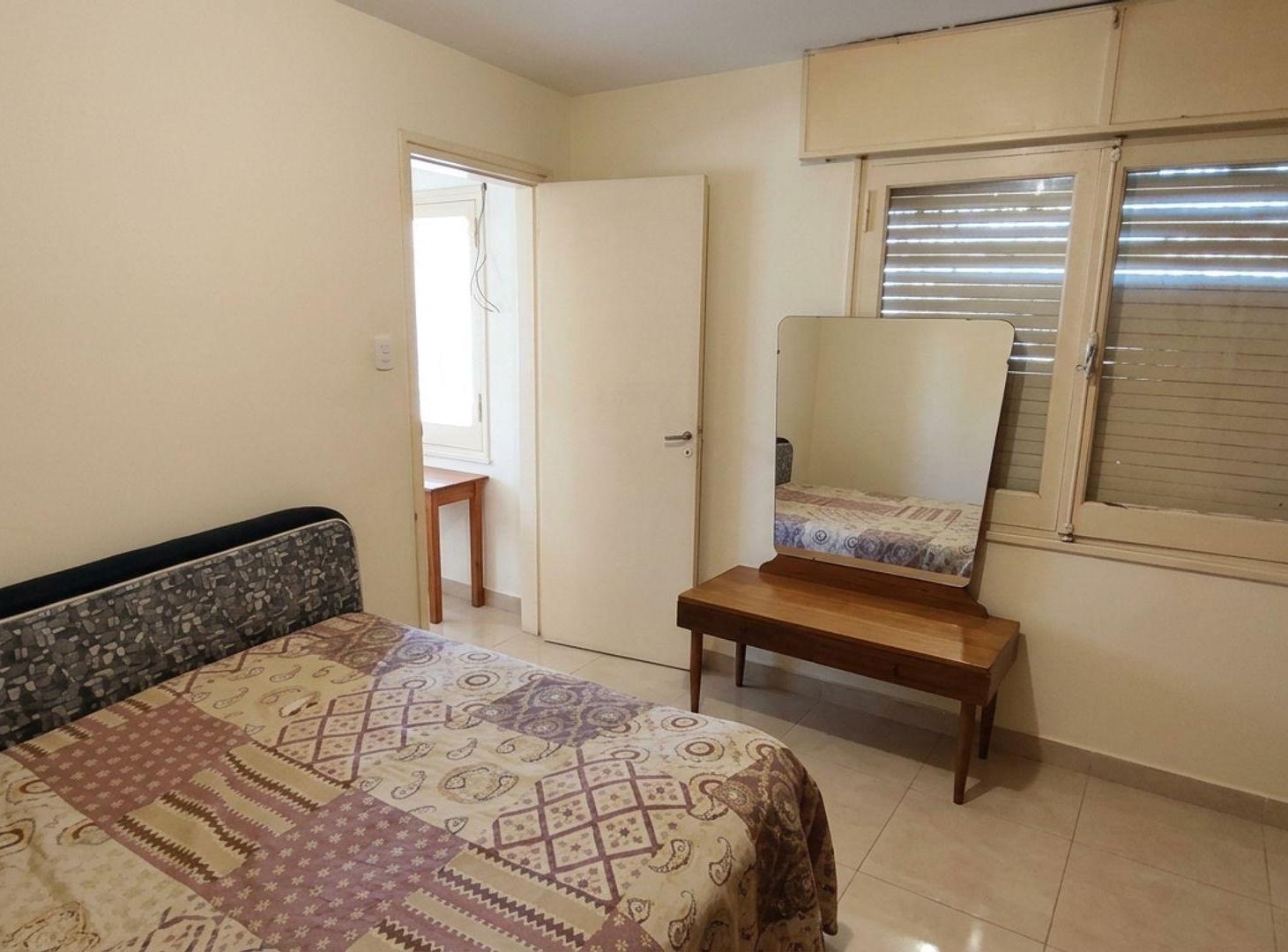 Foto de VENTA CASA 3 DORM CENTRO CARLOS PAZ A REFACCIONAR, imagen 2