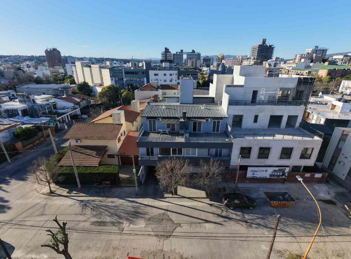 Foto de VENTA DE DPTO UN DORM Y COCHERA CENTRO CARLOS PAZ, imagen 1