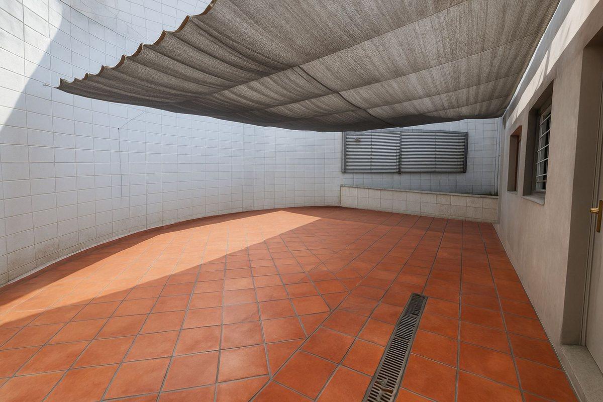 Foto de Alquiler comercial salon sobre Sagrada Familia, imagen 3