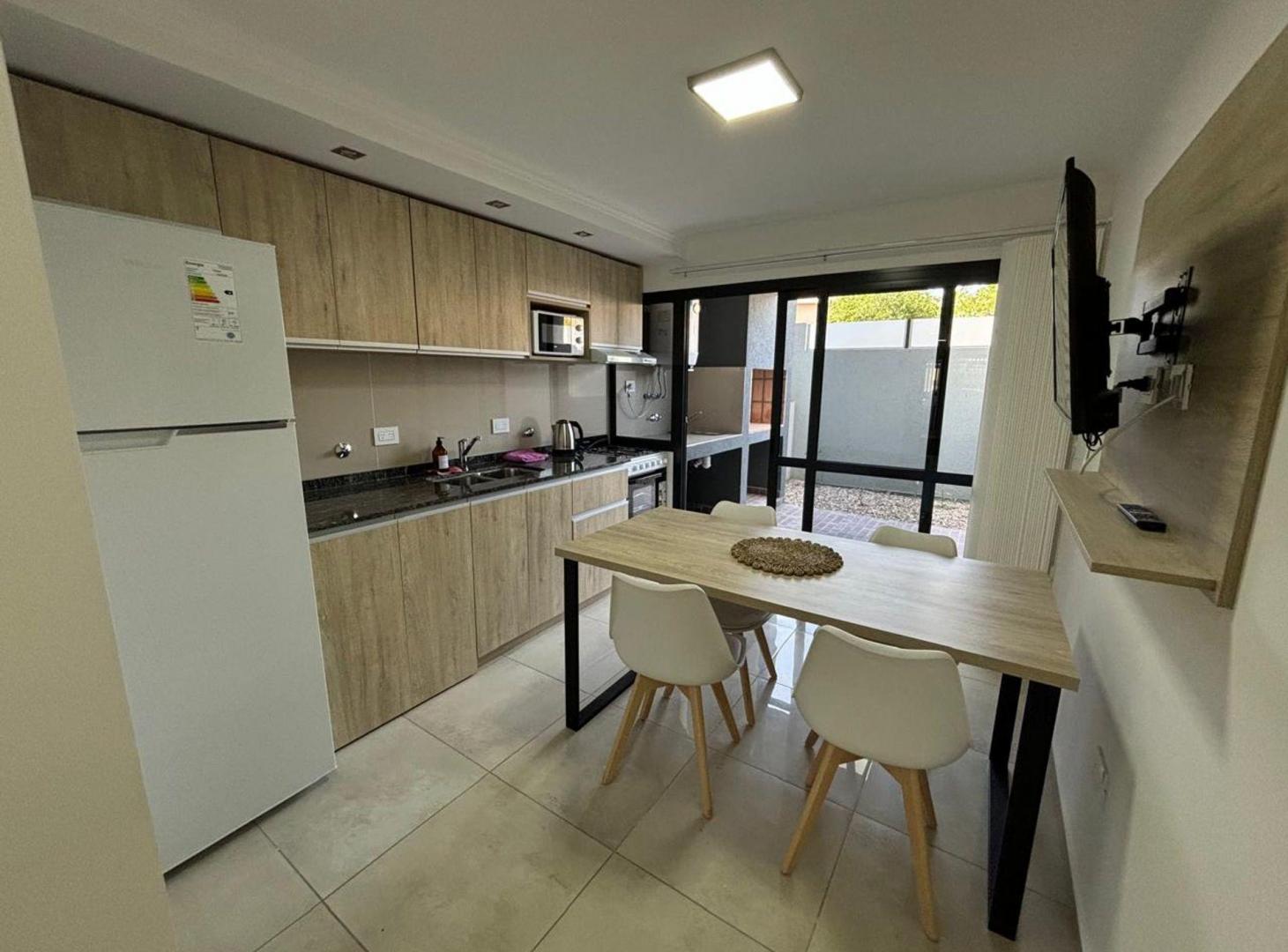 Foto de VENTA TRIPLEX VILLA CARLOS PAZ AMOBLADO MIRALEJOS, imagen 2