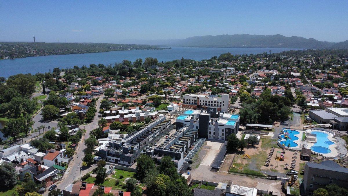 Foto de VENTA TRIPLEX VILLA CARLOS PAZ AMOBLADO MIRALEJOS, imagen 1