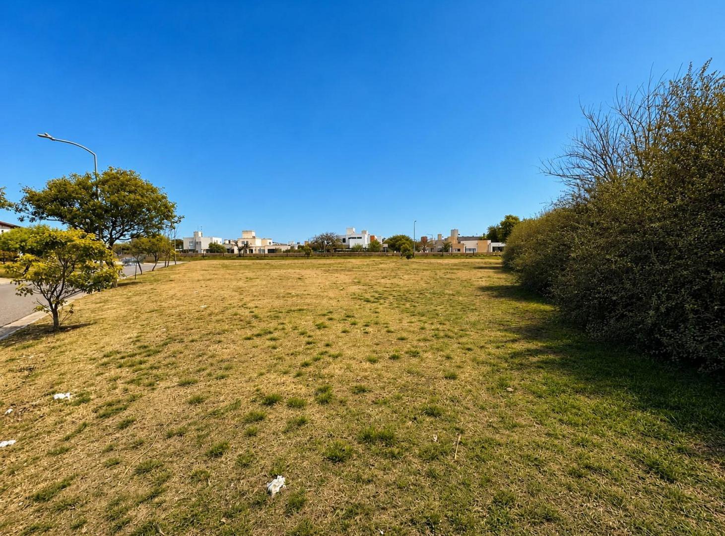 Foto de LOTE UNICO ESQUINA 7 SOLES-HEREDADES-1400 M2, imagen 1