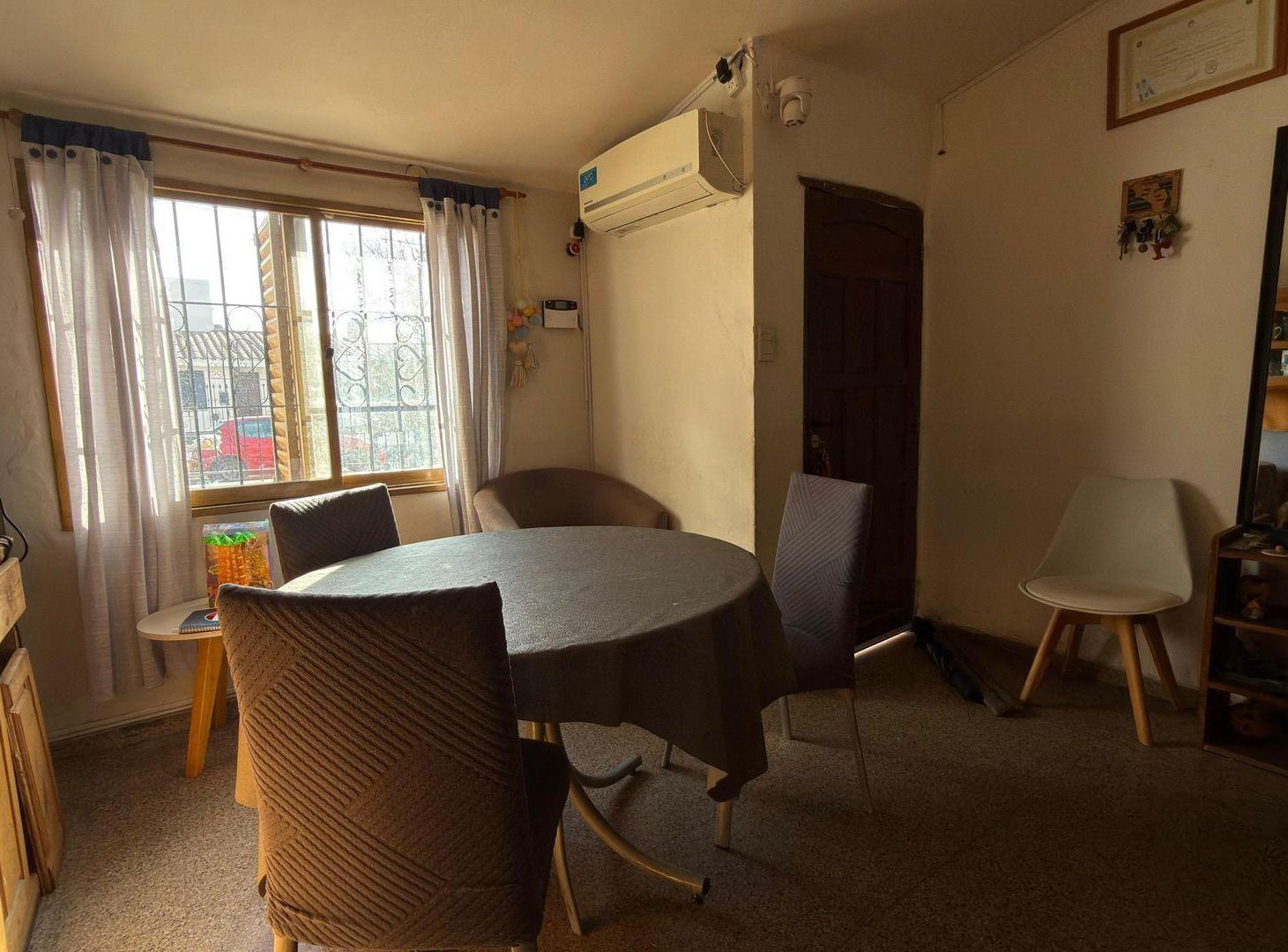 Foto de VENTA CASA 2 DORM INDUSTRIAL OESTE, imagen 2